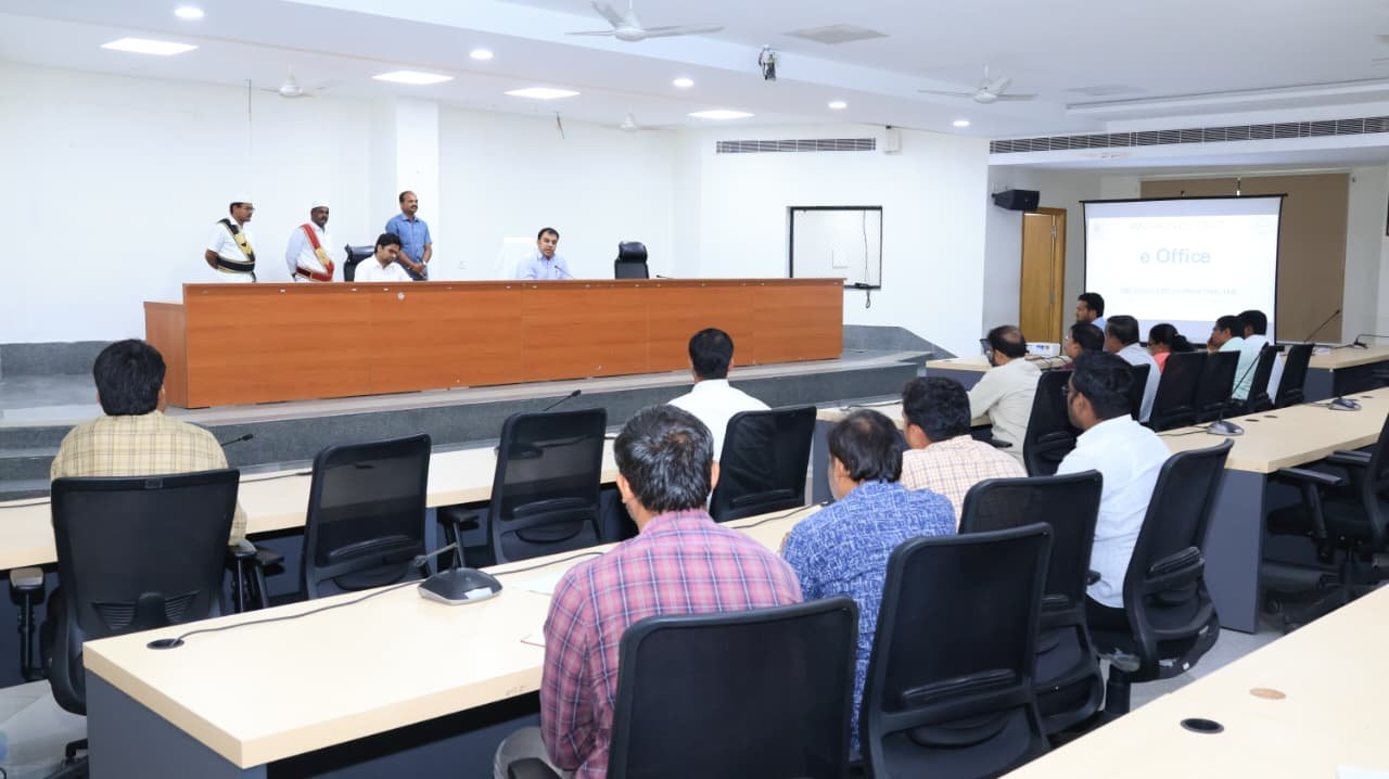  సేవలు వేగవంతం పారదర్శకత పెంపు లక్ష్యం   జిల్లా కలెక్టర్ సందీప్ కుమార్ ఝా